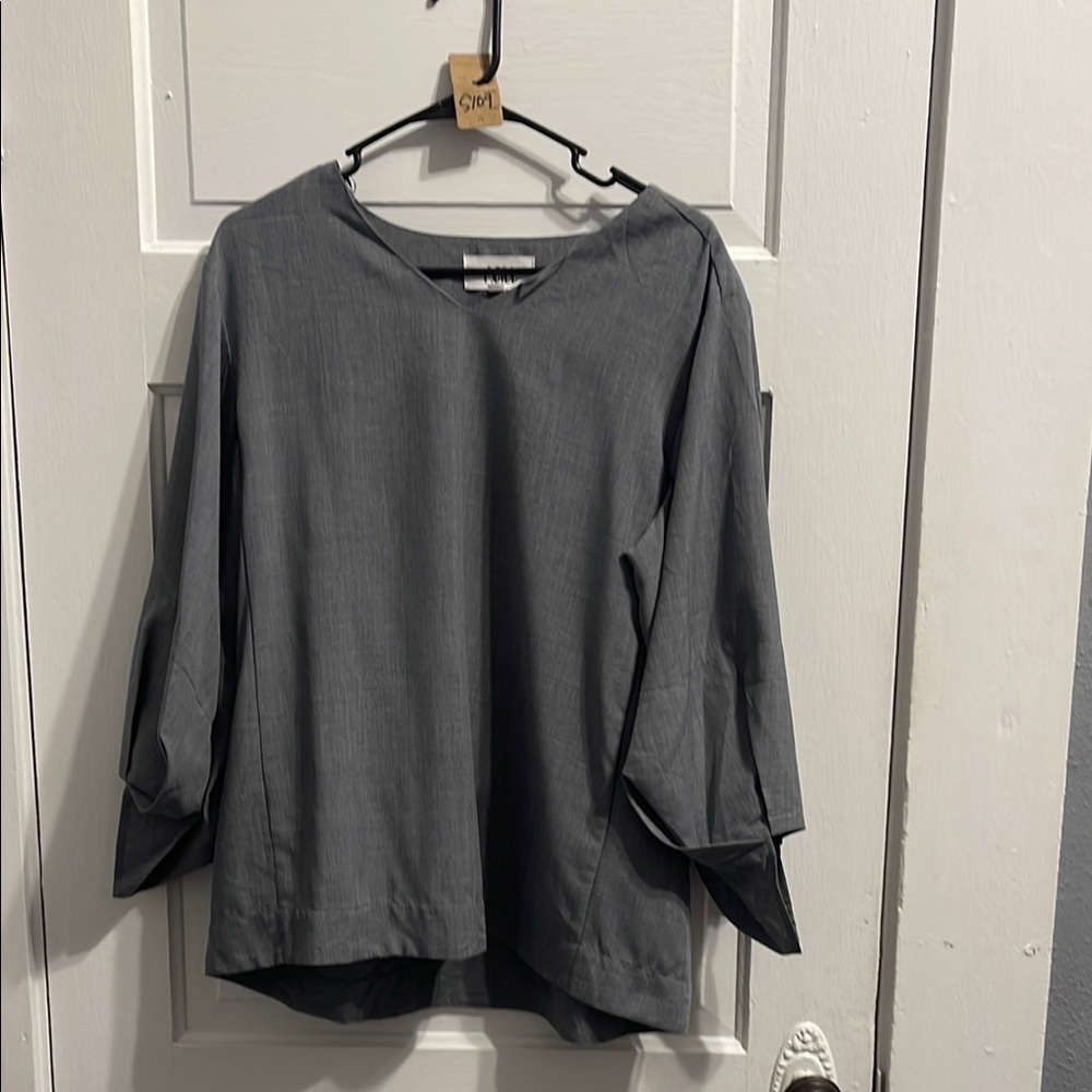 P Cill Gray Lightweight Women's casual Top with Cuff Sleeves size S